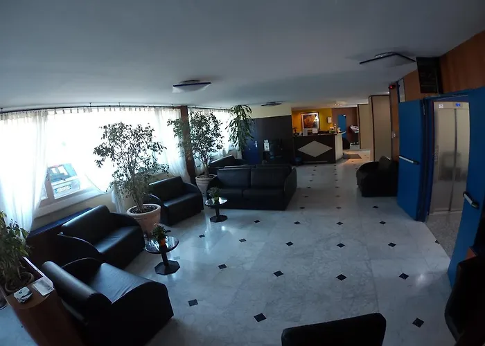 Ginosi Arizona Hotel 3*