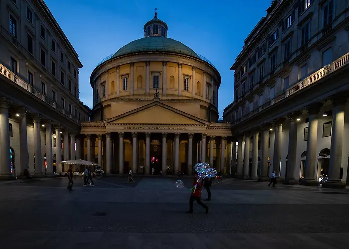 Ah - Fashion District 4*