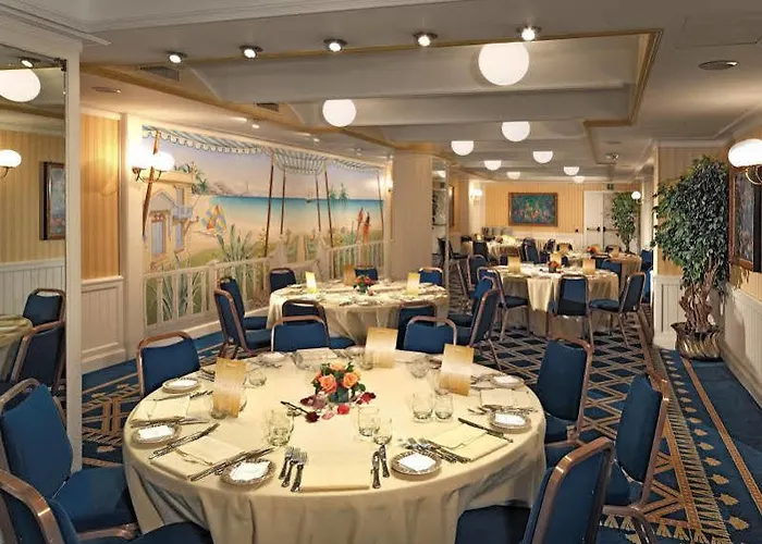 Capitol Hotel 4*