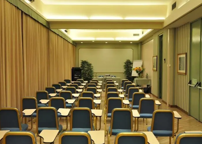 Lloyd Hotel 4*