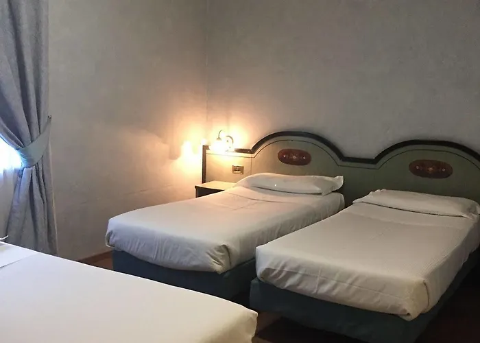 酒店 Ih Puccini 4*