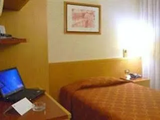 Ih Argonne Park Apartmanhotel