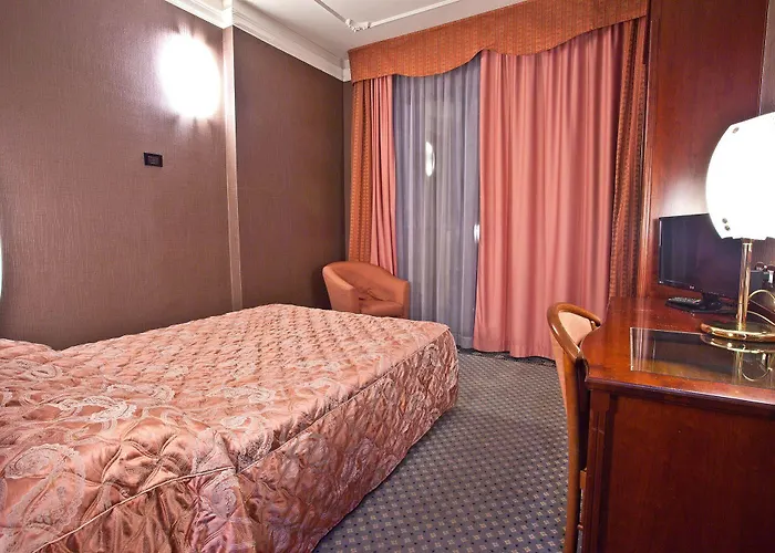 Mythos Отель 3*