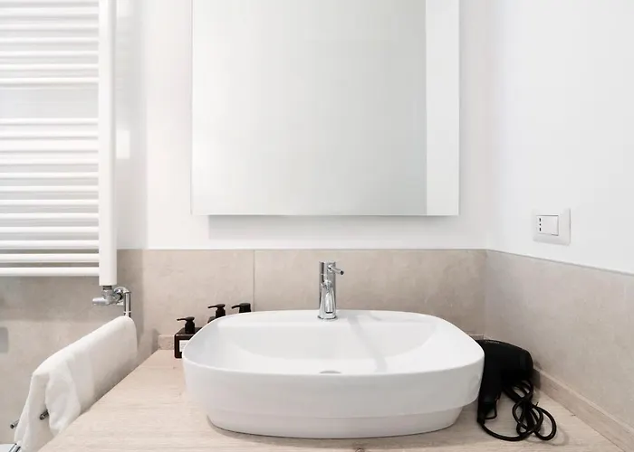 Residenza Cornaggia ميلان