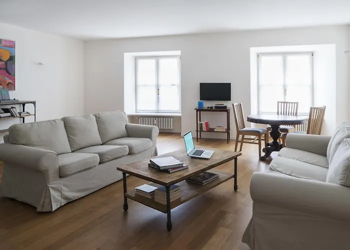 Apartament Brera In San Fermo Mediolan