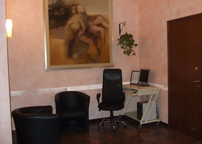 Lepontina Lägenhetshotell