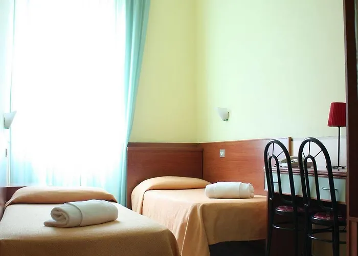 酒店 都耶贾迪尼酒店 2*