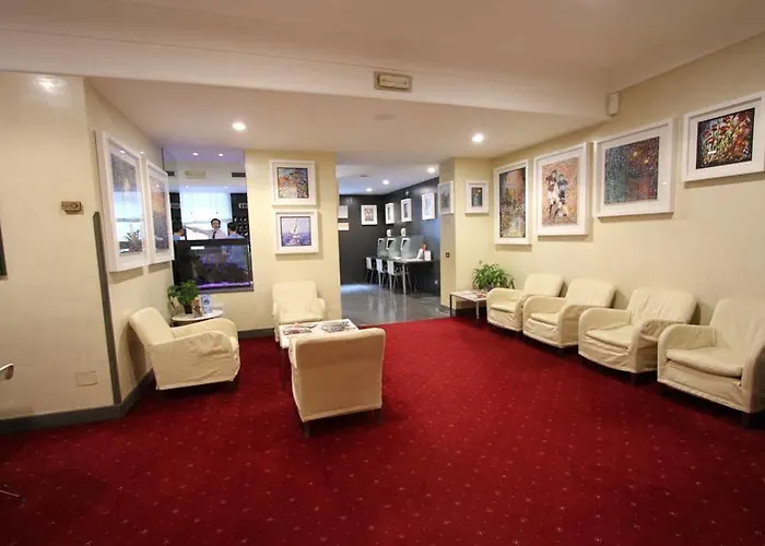 Club Hotel