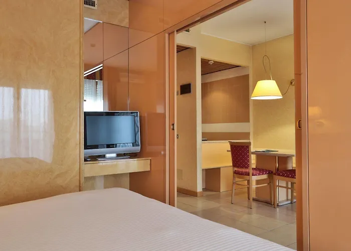 Unaway & Quark Due 4*