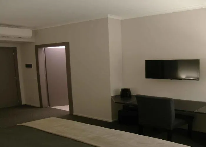 Zuretti 61 3* Milano