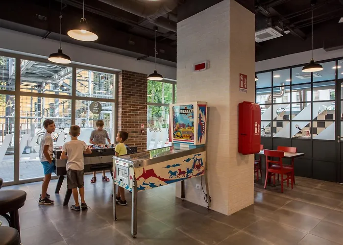 Meininger Lambrate Hostel *