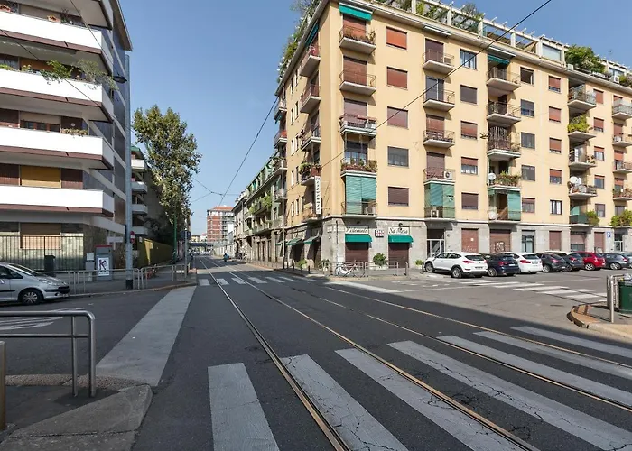 Guesthost - Near Piazza Firenze * Milán