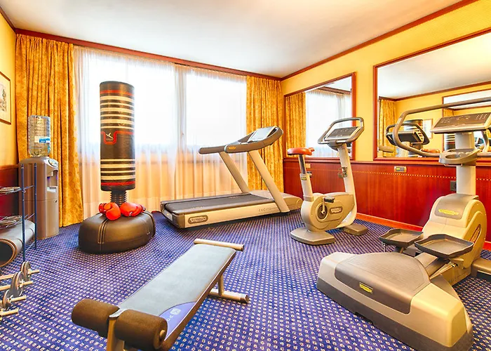 Leonardo Center Отель 4*