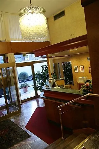 Hotel Just 4*