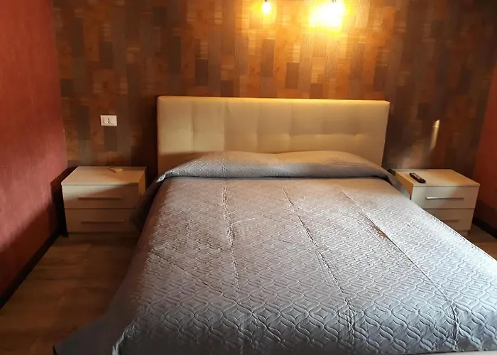 招待所 Sira House