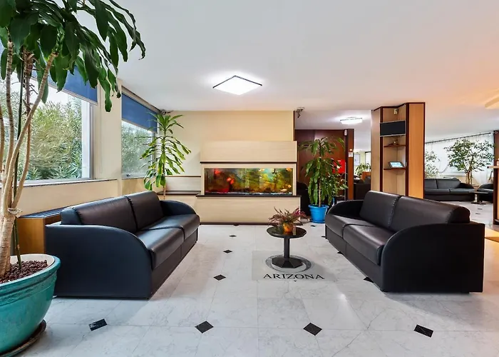 Ginosi Arizona Hotel 3*