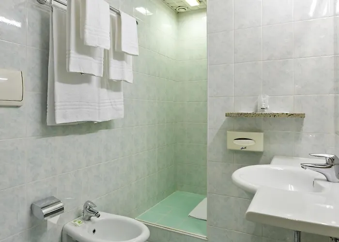 Ginosi Arizona Hotel Milaan