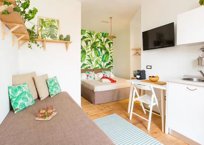 Duomo Views, Light, Jungle-inspired With Terrace Lägenhet