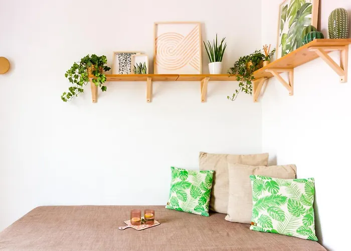 Duomo Views, Light, Jungle-inspired With Terrace מילאנו