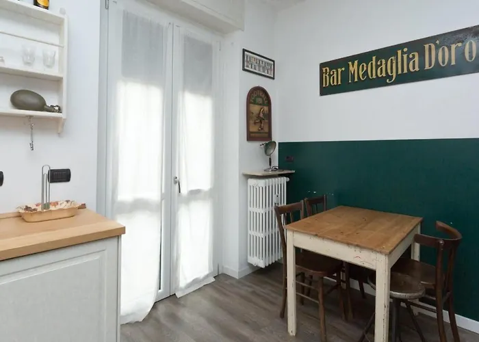 Lust Naviglio * מילאנו