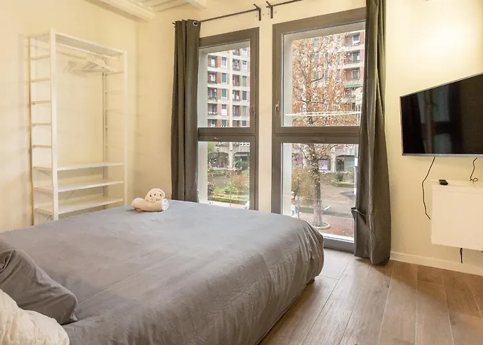 Alessia's Building- Affori Fn アパート *