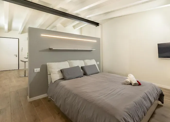 Alessia's Building- Affori Fn *