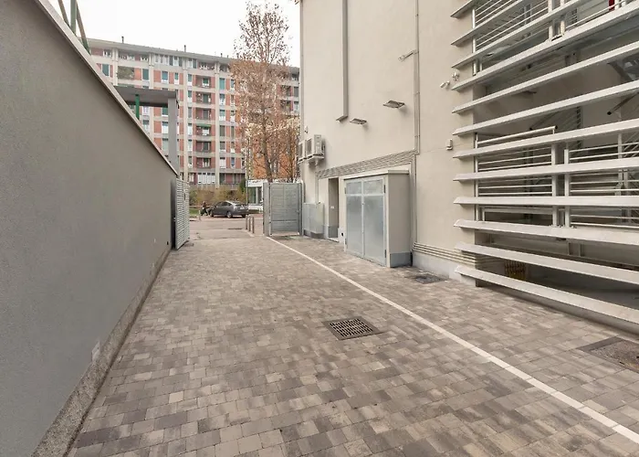 Alessia's Building- Affori Fn アパート