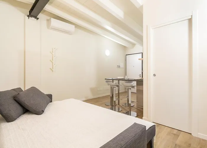 Alessia's Building- Affori Fn