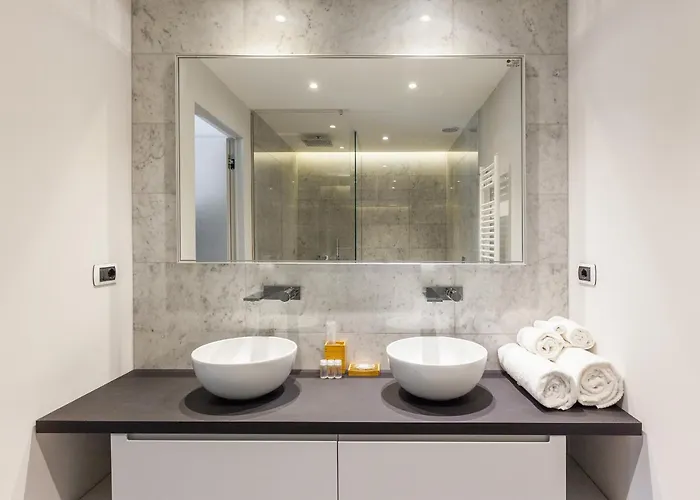 Easyhomes-duomo & ミラノ