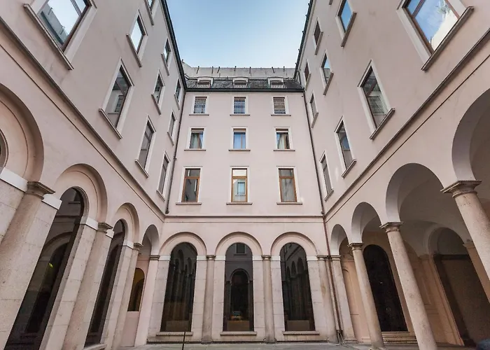 Easyhomes-duomo & ミラノ