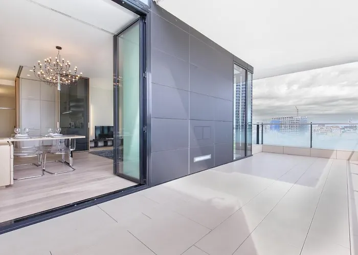 Stylish Elegant In Torre Solaria With Exclusive Milan's View Lägenhet