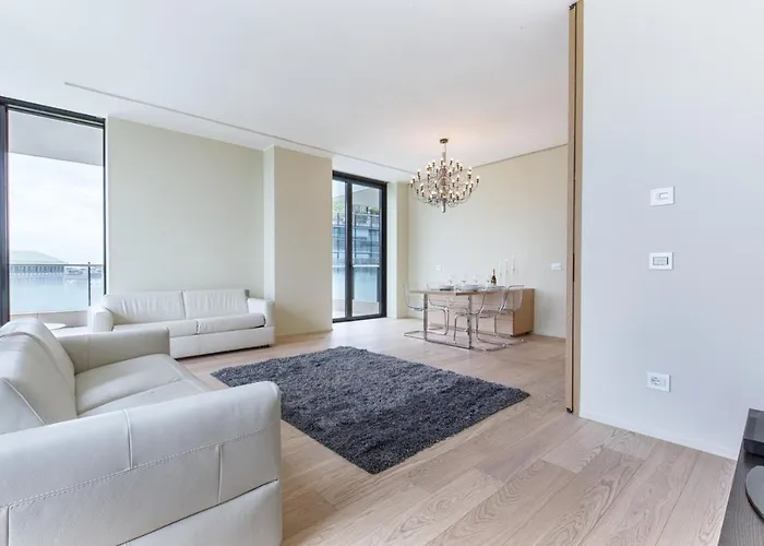 Stylish Elegant In Torre Solaria With Exclusive Milan's View *