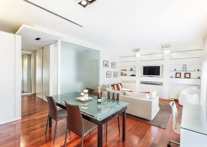 Bright And Cozy In Isola District - Marco Polo *