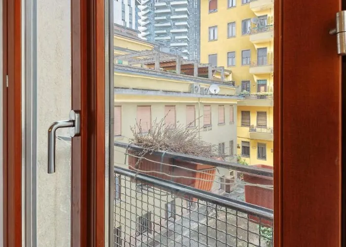 Bright And Cozy In Isola District - Marco Polo *