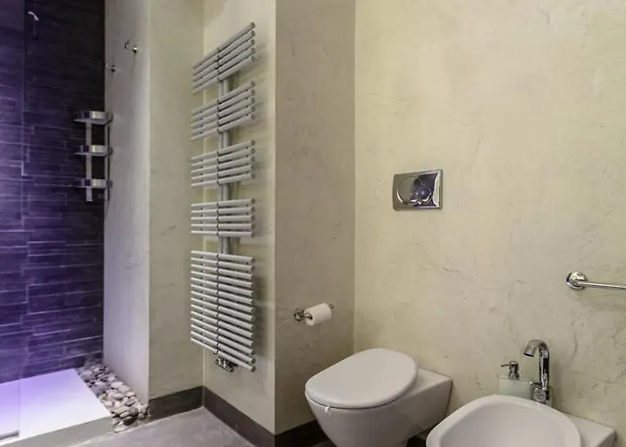 Stylish In Fashion District - Corso Venezia *