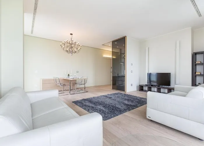 Stylish Elegant In Torre Solaria With Exclusive Milan's View *