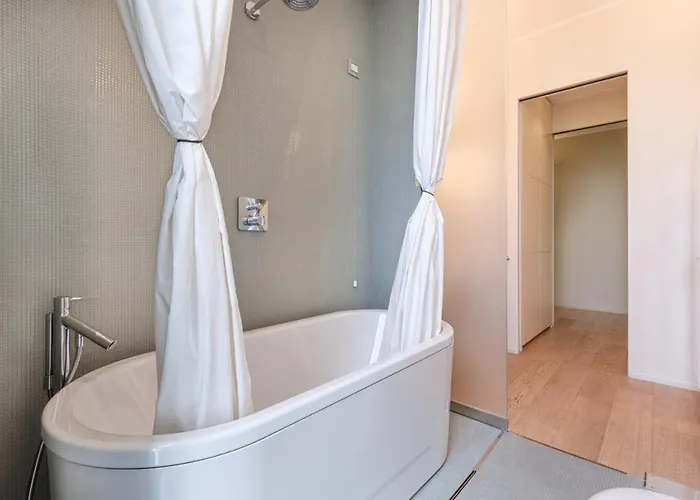 Lägenhet Stylish Elegant In Torre Solaria With Exclusive Milan's View *