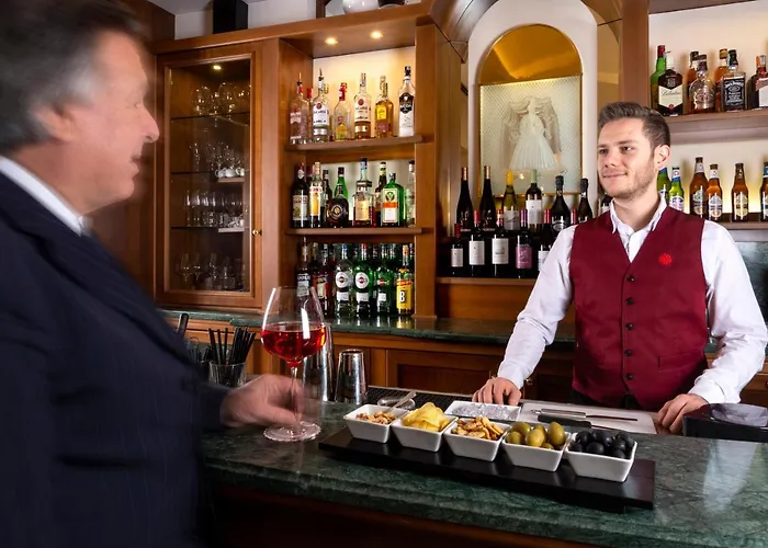 Lancaster מלון 3*