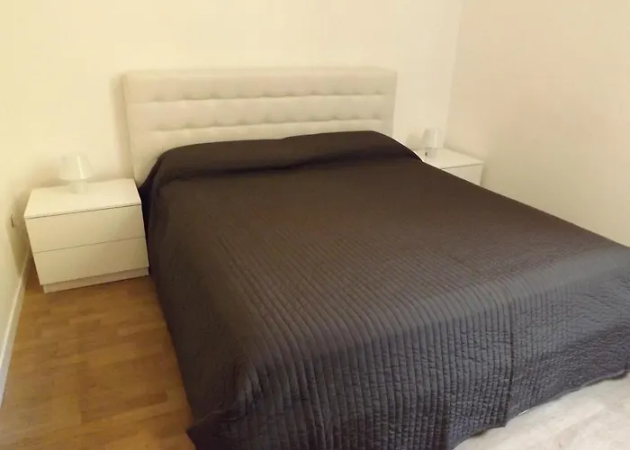 Easy - And Navigli 3* Milano