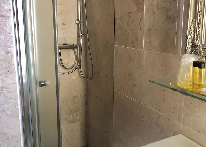 伯尔扎诺酒店 酒店