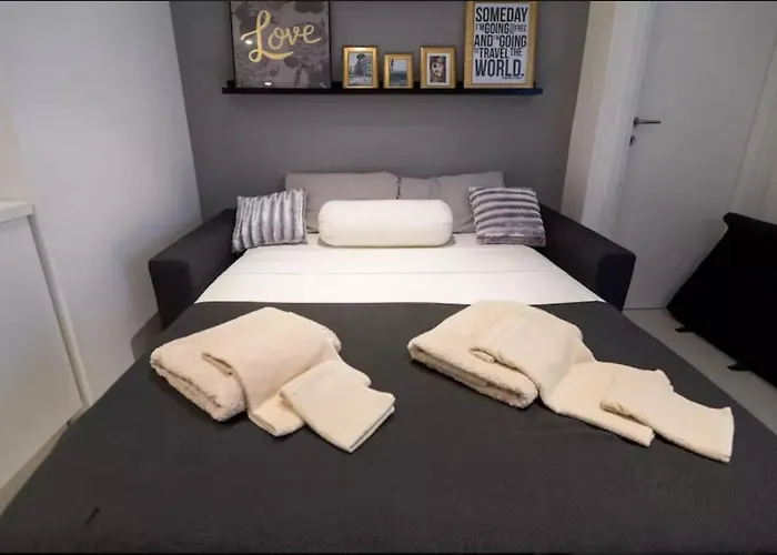 帕拉兹阿里亚精品公寓 酒店 *