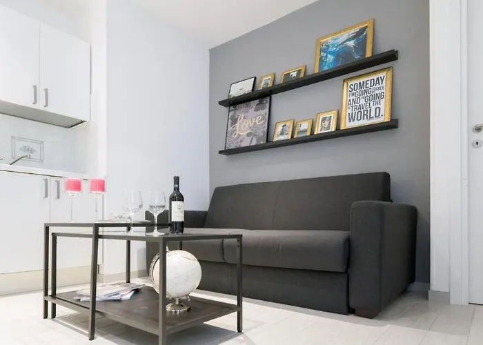 帕拉兹阿里亚精品公寓 *