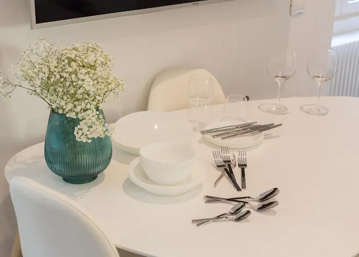 帕拉兹阿里亚精品公寓 酒店 *