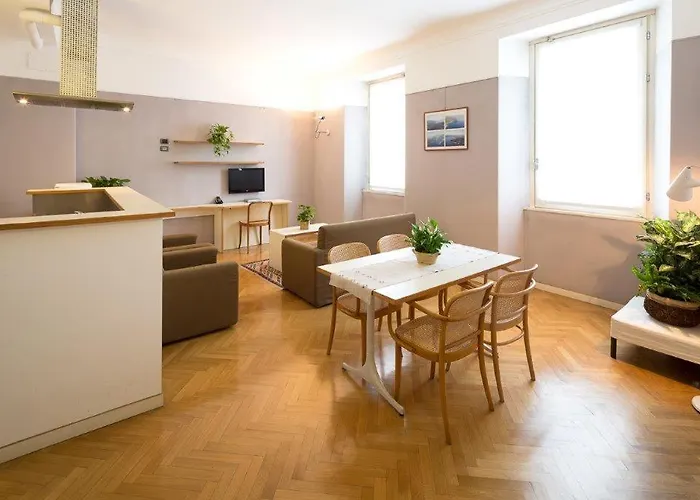 Apartment Borgonuovo Uno Mailand