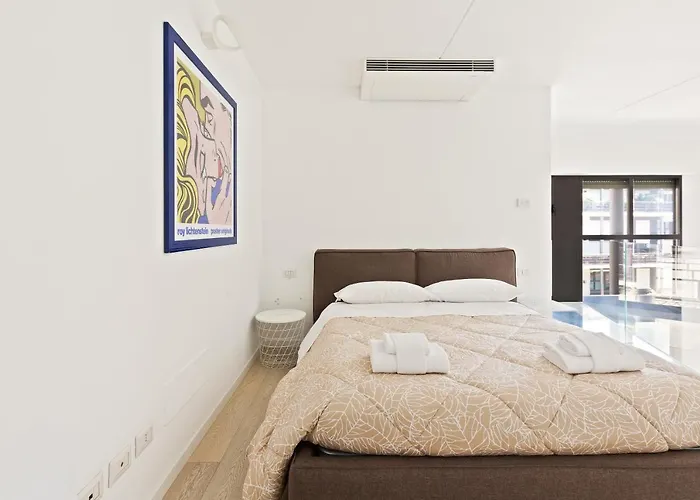 アパート Guesthost - Elegant Loft With Balcony! *