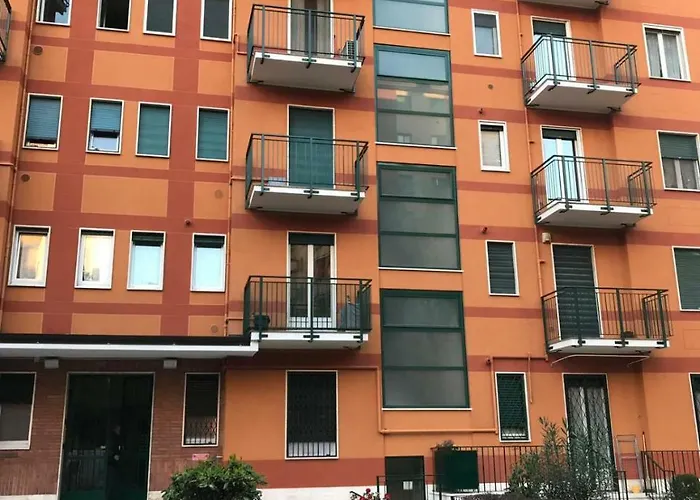 Guesthost - San Siro Stadium Garden Flat מילאנו