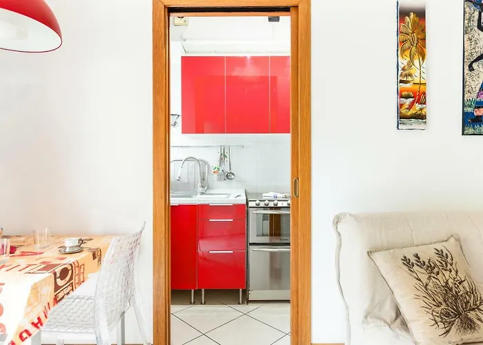 Guesthost - San Siro Stadium Garden Flat דירה מילאנו