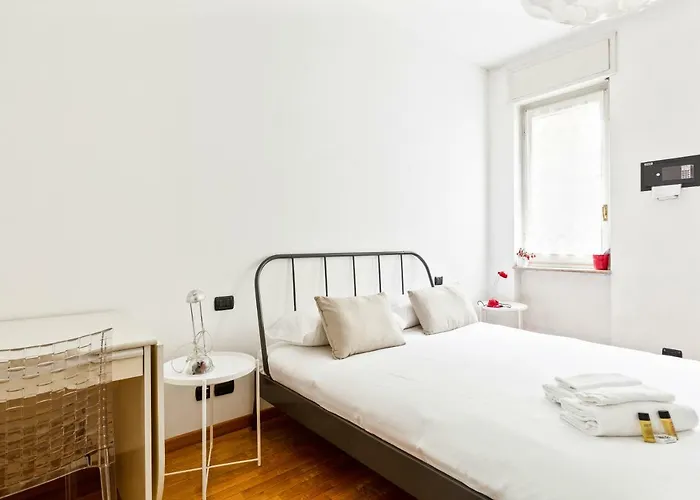 Guesthost - San Siro Stadium Garden Flat דירה מילאנו