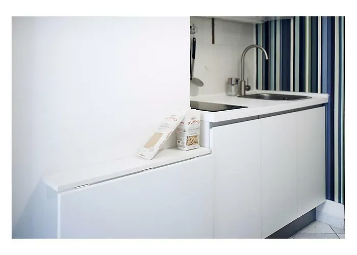 Taking A Walk In The Beating Heart Of Navigli 아파트 *