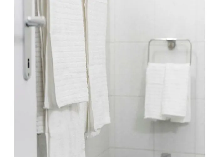 Taking A Walk In The Beating Heart Of Navigli * 밀라노